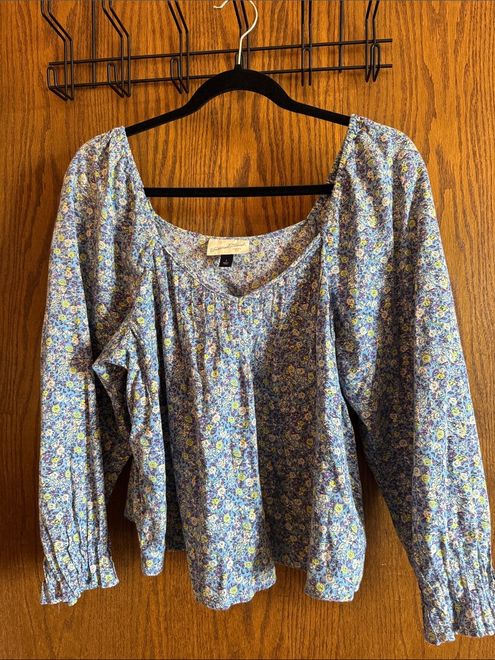 Universal Thread Blue Floral Scoop-Neck Peasant Blouse